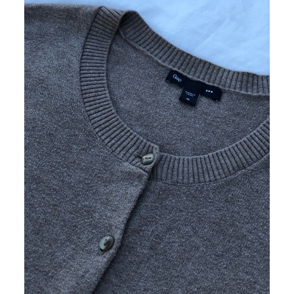 Gap cardigan sweater M. Long sleeve layered look